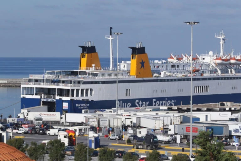 Κρήτη: Αφηρημένος μπήκε στο καράβι αλλά… ξέχασε στο λιμάνι το μηχανάκι του αναμμένο
